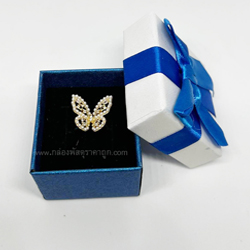 กล่องของขวัญ สีน้ำเงินผูกโบว์ 5x5x3 cm.