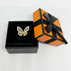 กล่องของขวัญ สีส้มผูกโบว์ 5x5x3 cm.